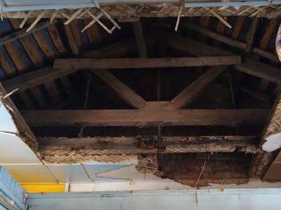 Во время занятий рухнул потолок в спортзале школы в Мордовии