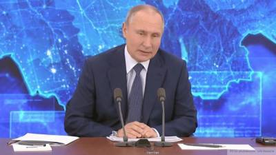 Путин рассказал о действиях властей по поддержке экономики России