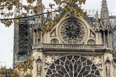 Завод в Петербурге готов создать новые часы для собора Парижской богоматери