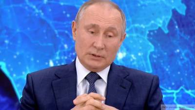 Путин поблагодарил Шнурова за вопрос без мата во время пресс-конференции