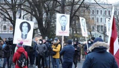 В Латвии стали запрещать митинги против карантинных ограничений