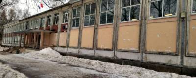 В петербургской школе, где 20 учителей ушли на больничный, не выявили COVID-19