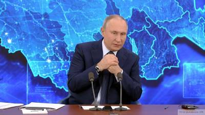 Путин: диалог с Украиной замирает из-за "оглядки киевских властей на националистов"
