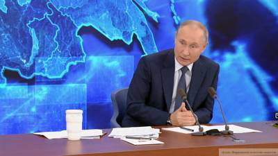 Путин призвал аккуратно подходить к вопросу о закрытии вузов