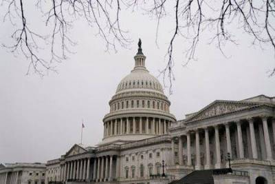 Конгрессмены США обсуждают последние детали стимулов на сумму $900 млрд в связи с пандемией