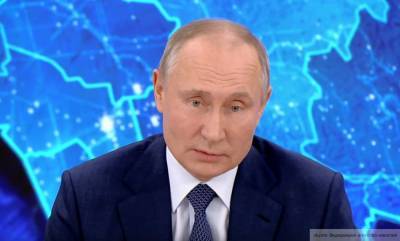 Путин призвал наладить систему работы с выплатами в России