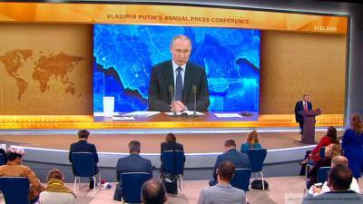 Путин: правительственные меры помогли поддержать бизнес при COVID-19