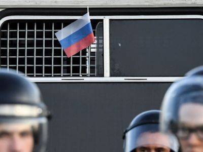 В Москве полицейские пришли к активистам "бессрочного протеста" из-за акции на Красной площади
