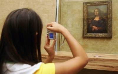Лувр продал "свидание" с Моной Лизой без стекла
