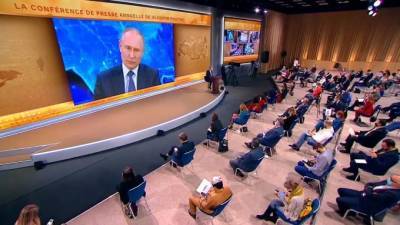 Путин надеется на улучшение ситуации в российской экономике в 2021 году