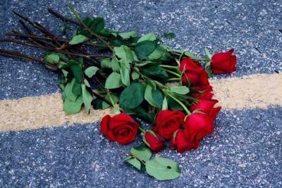 Грабитель-романтик украл букеты цветов в Тверской области