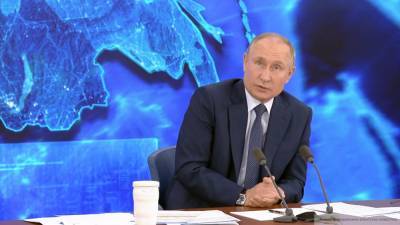 Путин считает Россию "белой и пушистой" по сравнению с США