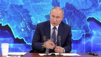 Путин допустил обсуждение введения международных сертификатов для привитых от коронавируса