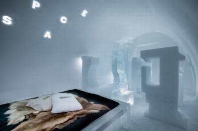 В Швеции открывают отель, сделанный из льда и снега – фото