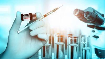Аллергические реакции на вакцину Pfizer проявились у двух медработников в США