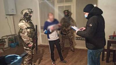На Тернопольщине оперативники задержали группу лиц за сбыт фальшивых долларов
