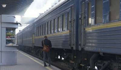 Собирайте чемоданы: "Укрзализныця" назначила дополнительные поезда на зимние праздники, направления