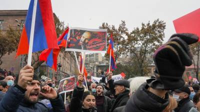 В Ереване началось очередное шествие противников Пашиняна