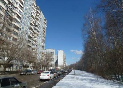 Пожар тушили соседи: москвич с женой и ребенком закрылся в квартире и облился бензином