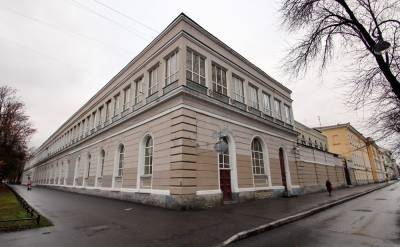 Суд приостановил строительство жилого дома на месте манежа Финляндского полка