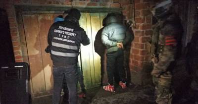 В Черниговской области обнаружили авто с застреленным человеком внутри: задержаны подозреваемые (видео) (2 фото)