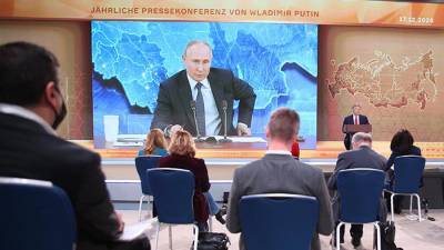Путин пообещал обратить внимание на проблему ущемления российских СМИ за рубежом