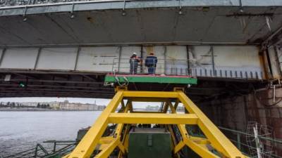 "Мостотрест" завершил ремонт на Литейном мосту
