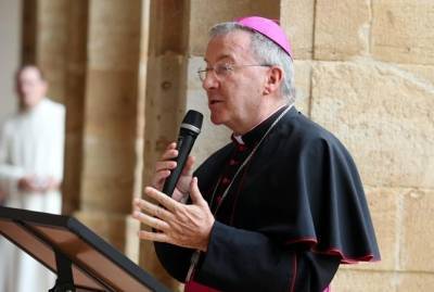 Во Франции осудили экс-посла Ватикана за изнасилование пяти человек