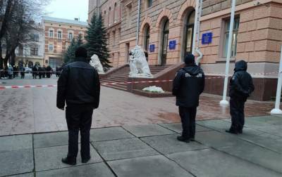 В Черновцах эвакуировали ОГА. Ищут взрывчатку