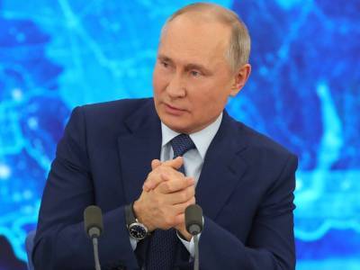 «Пресс-конференция скатилась до стенд-ап шоу»: политологи оценили формат общения Путина со СМИ