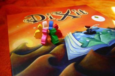 Диксит — лучшая настольная игра для развития нестандартного мышления и воображения