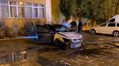 Детективу НАБУ сожгли машину во Львове