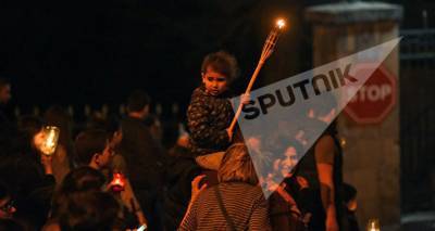 Армянская оппозиция проведет факельное шествие к военному пантеону "Ераблур"