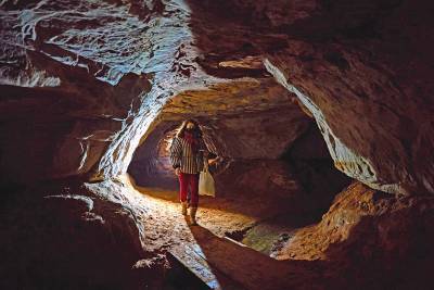 Группа туристов с детьми пропала в пещерах Подмосковья