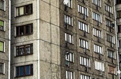 В Ровно школьница погибла, решив сделать селфи на крыше общежития