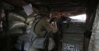 Снайпер боевиков ранил украинского бойца в Донецкой области