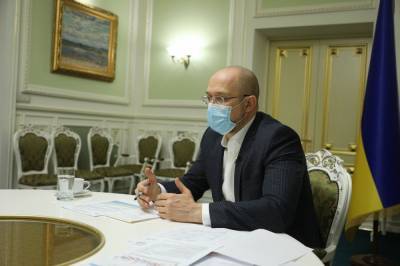 Шмыгаль заявил, что к концу года Украина смогла справиться с эпидемией коронавируса