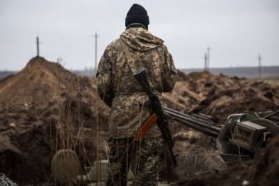 Делегация Украины в ТКГ: На Донбассе вражеский снайпер ранил военного ВСУ