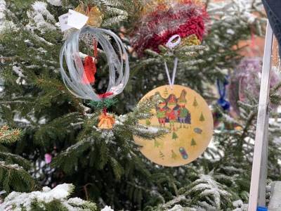 Микрорайоны Смоленска украшают к Новому году