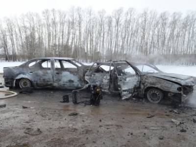 В Башкирии на трассе сгорели два автомобиля