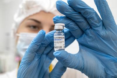 Вакцина от коронавируса признана главным научным прорывом года