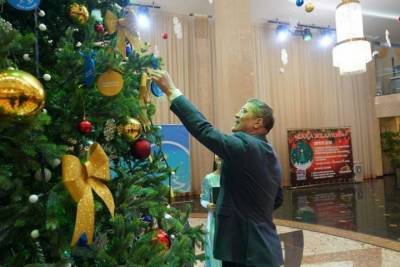 Радий Хабиров исполнит новогодние желания трех жителей Башкирии