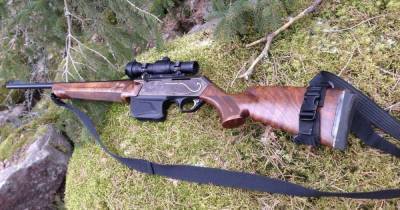 На Буковине охотник во время охоты случайно застрелил односельчанина