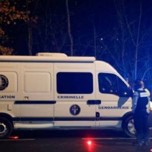 Возле Парижа мужчина захватил в заложники свою жену: пара найдена мертвой. Видео