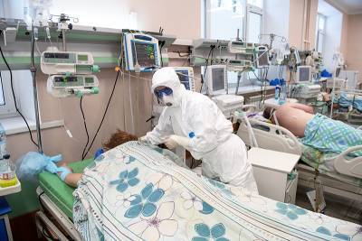 Коронавирус в России выявили еще у 28552 человек