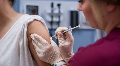 Украина не намерена закупать российскую вакцину – «патриоты» против здоровья граждан