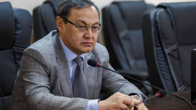 Куришбаев назвал высказывания российских политиков "ахинеей безграмотных людей"