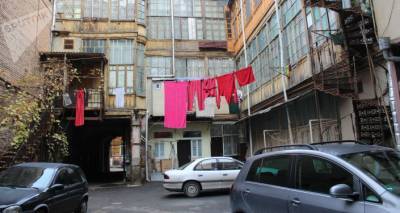 Кинематографическая архитектура Тбилиси: дом с инициалами, историями и формулой любви