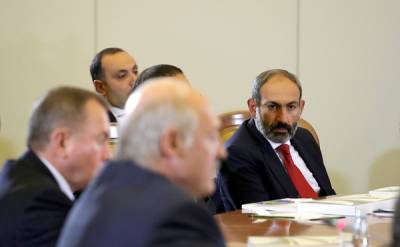 Пашинян не встретился с Алиевым на совете глав государств СНГ