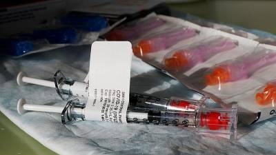 Pfizer и Moderna освободили от исков за побочные эффекты от вакцины